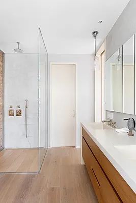 Rented by Compass | media 25