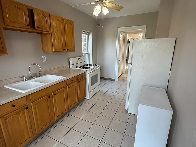 439 W Ferry St #6 — Photo 15