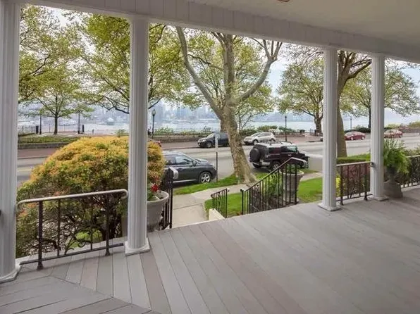 785-787 Boulevard East image 6 of 8