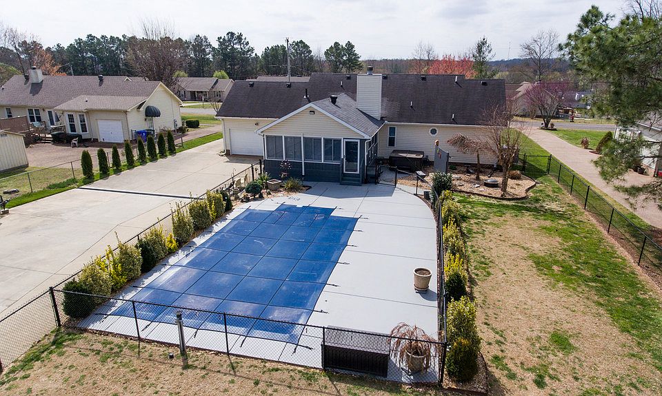 1st image of 301 Rachel Ct