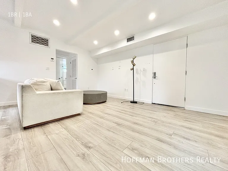 1568 Yosemite Dr #6 — Photo 6