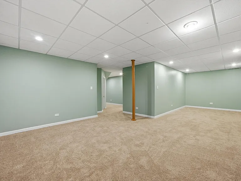 1090 Aster Ct — Photo 32