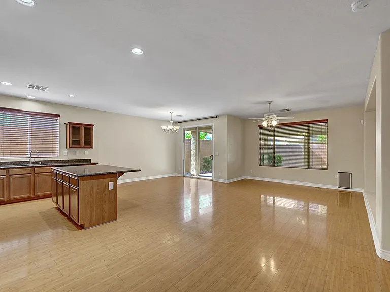 10240 Gladstone Peak St N — Photo 7