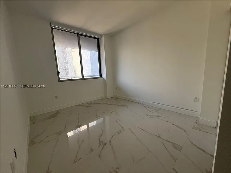 16385 Biscayne Blvd #717 — Photo 23