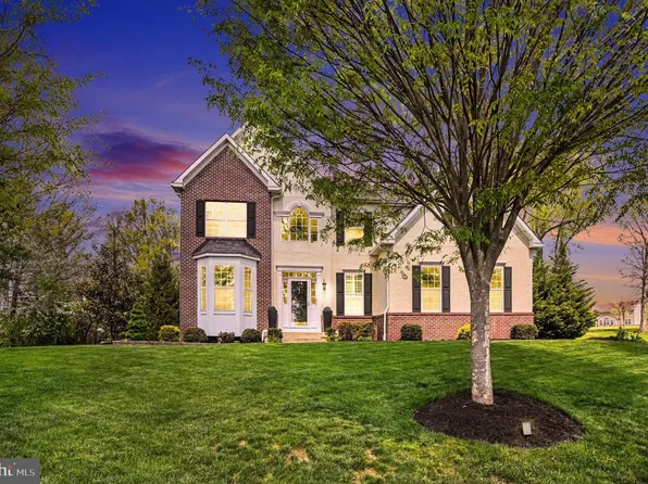 825 Clubhouse Dr, Harleysville, PA 19438