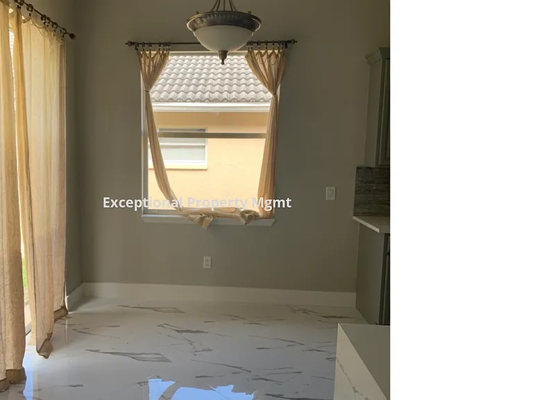 9811 Las Casas Dr — Photo 7