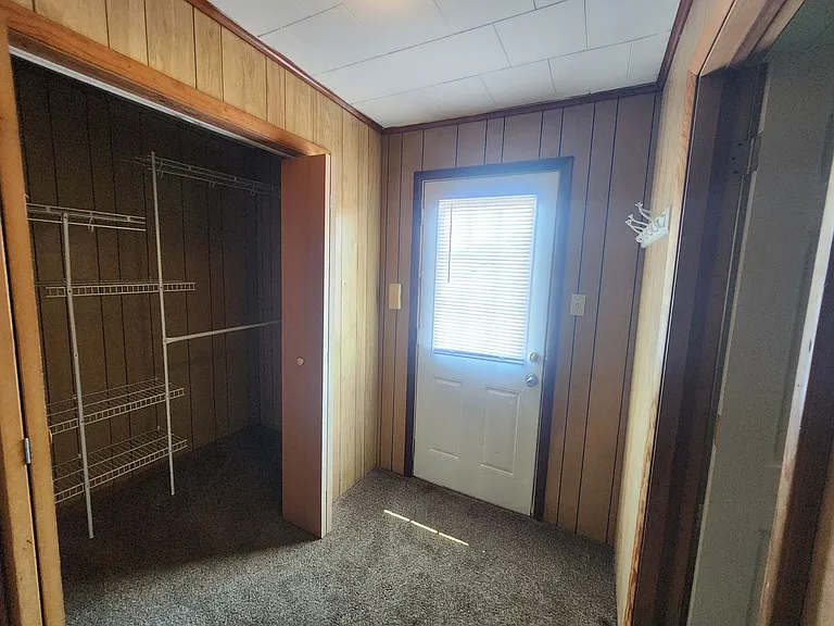 702 N 8th St — Photo 16