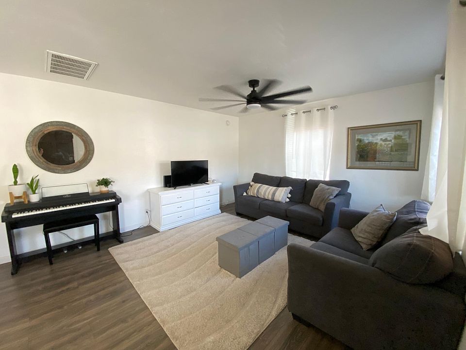 Main room/ living room