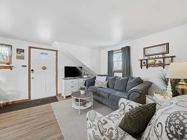 56 Klaum Ave — Photo 28