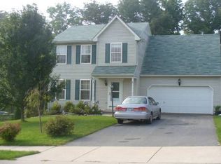 420 Abbey Dr, Mount Wolf, PA 17347