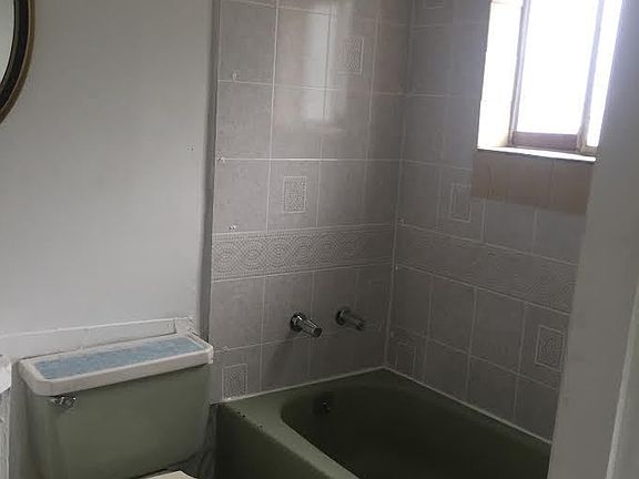 3rd image of 814 N 2nd St APT C