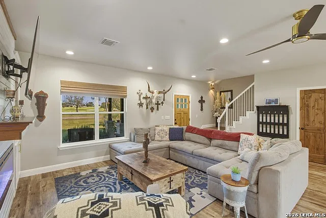 124 Creekwood Dr — Photo 8