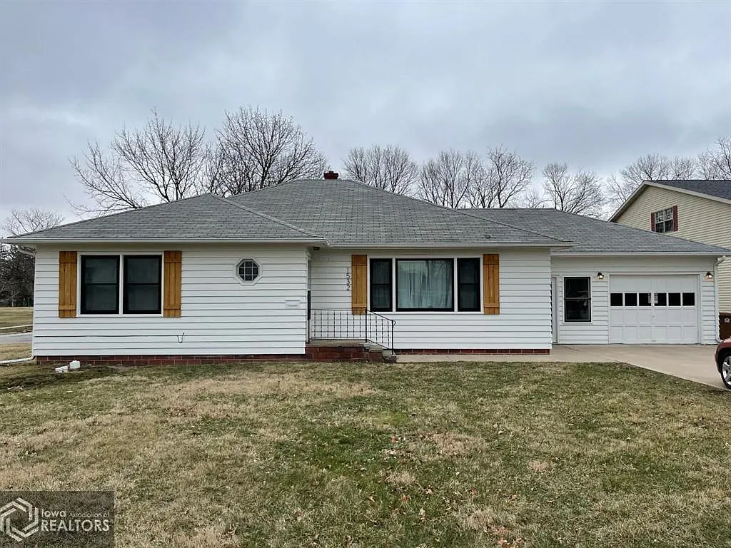 1532 Main St, Grinnell, IA 50112 | Zillow