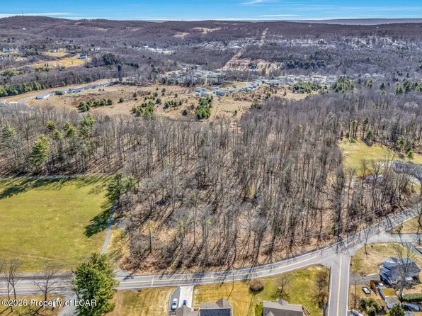 E Center St, Shavertown, PA 18708