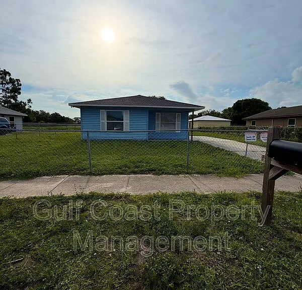 1801 S Palmdale Ct — Photo 1