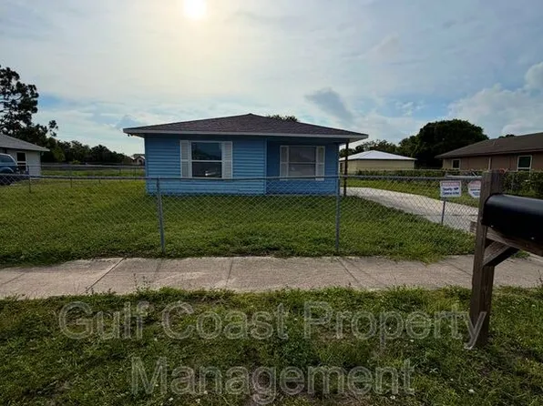 1801 S Palmdale Ct, Fort Myers, FL 33916