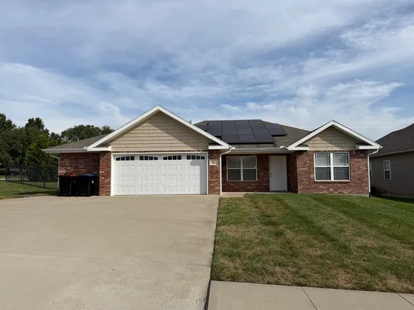 451 Ash Ct, Warrensburg, MO 64093
