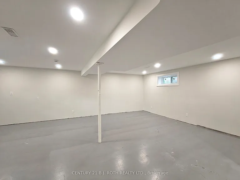 698 Burton Dr — Photo 13