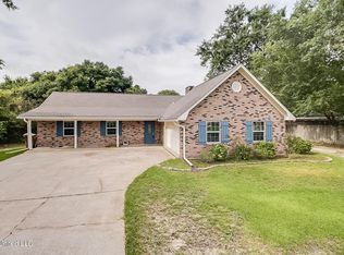 4 Windsor Pl, Long Beach, MS 39560