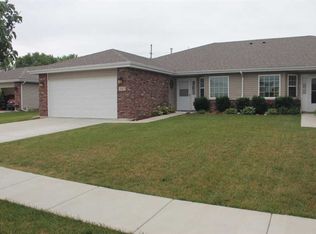 342 Pine Ridge Cir, Lowell, IN 46356