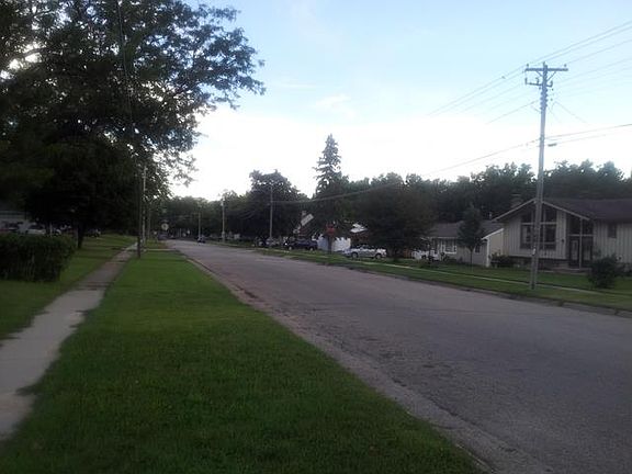 3rd image of 1107 Blaine St