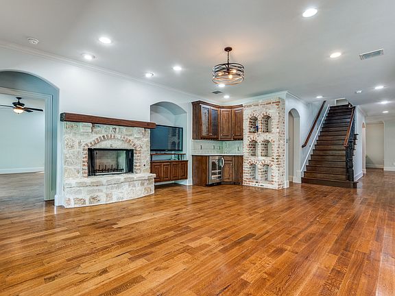 4th image of 10140 Cromwell Dr