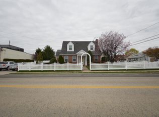 22 Emerson Pl, Valley Stream, NY 11580