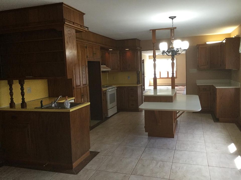 1st image of 201 W Main St APT A