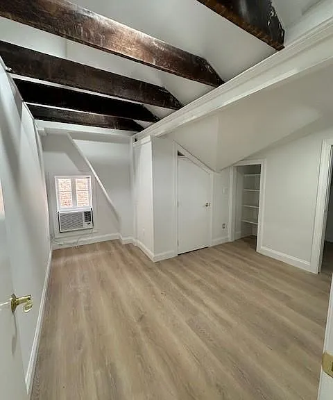 219 Hanover St #11 — Photo 4