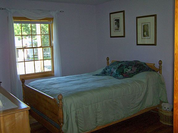 5th image of 42 Scott Dr