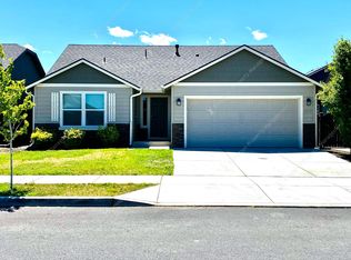 2392 NW Kingwood Ave, Redmond, OR 97756