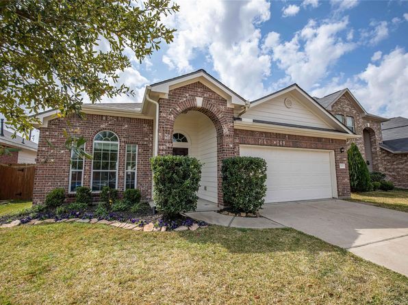 24415 Hikers Bend Dr