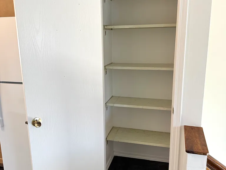 4 Lilac Ct - Pantry Closet