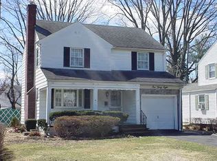 138 Elmwood Dr, Elmwood Park, NJ 07407