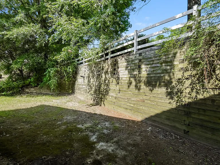 1 Horseshoe Ln — Photo 17