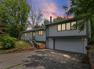 806 Parkway Dr, Saint Paul, MN 55106