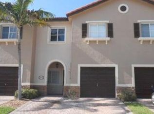 8915 SW 220th Ln, Cutler Bay, FL 33190