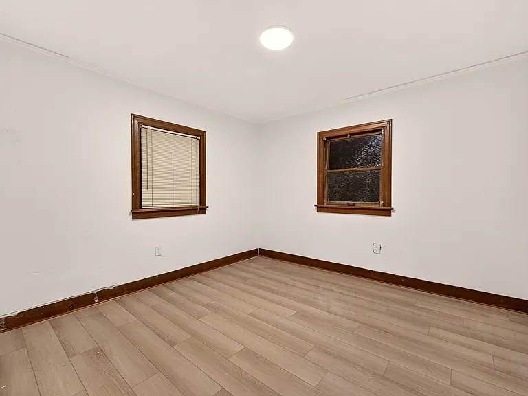 1920 11th Ave W #A — Photo 7