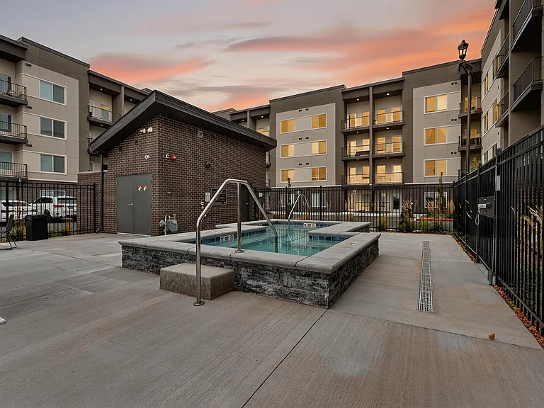 Riverwalk Apartments — Photo 7