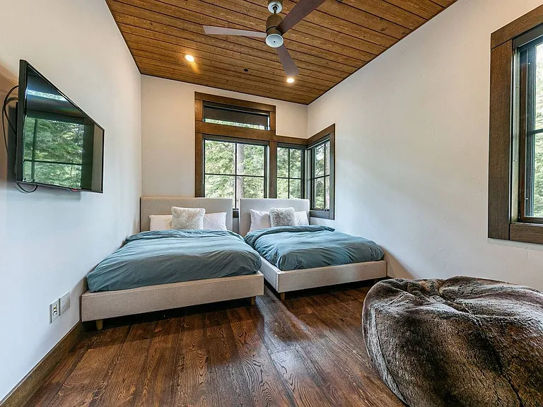 8615 Huntington Ct — Photo 33