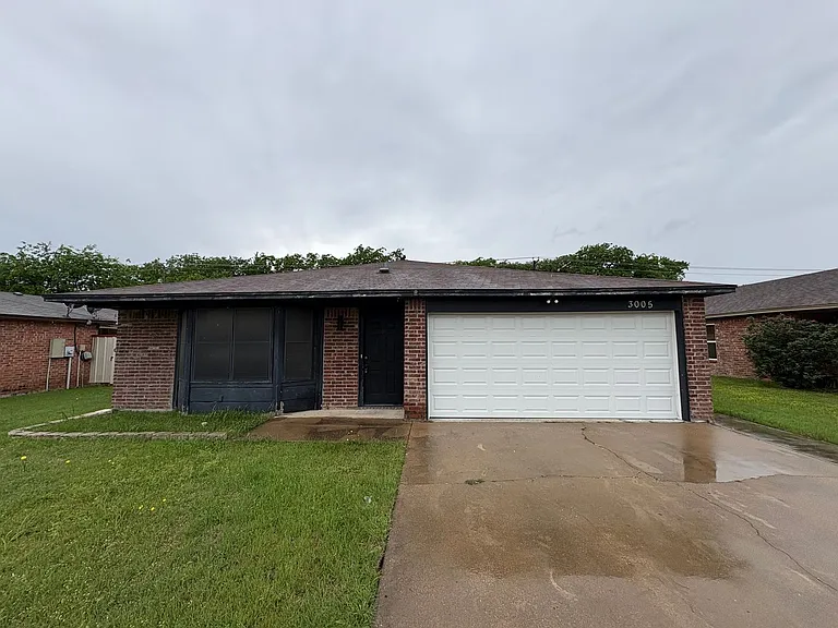 3005 Thoroughbred Dr — Photo 2