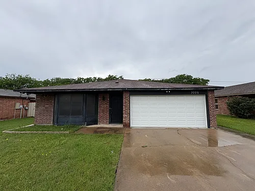 3005 Thoroughbred Dr Photo 1