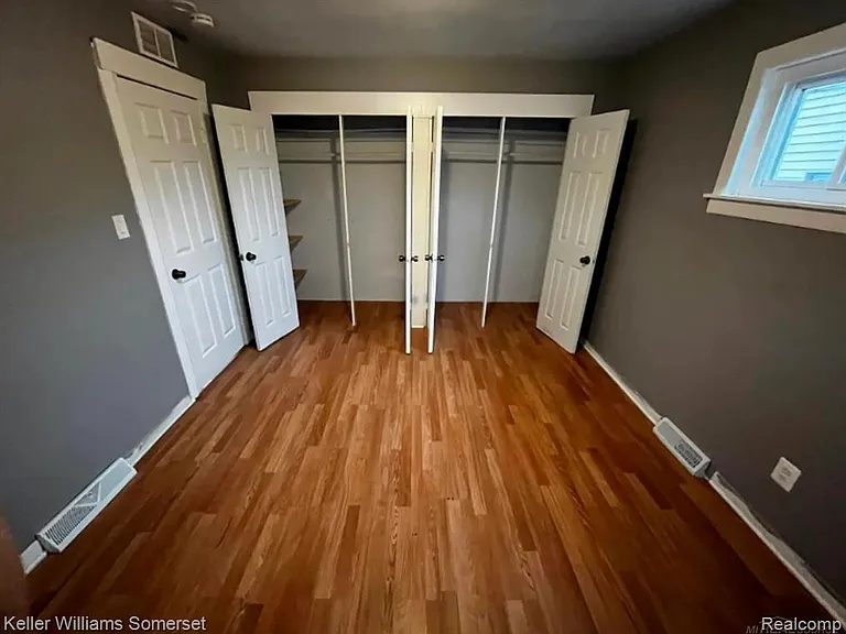 8647 Chalmers Ave — Photo 9