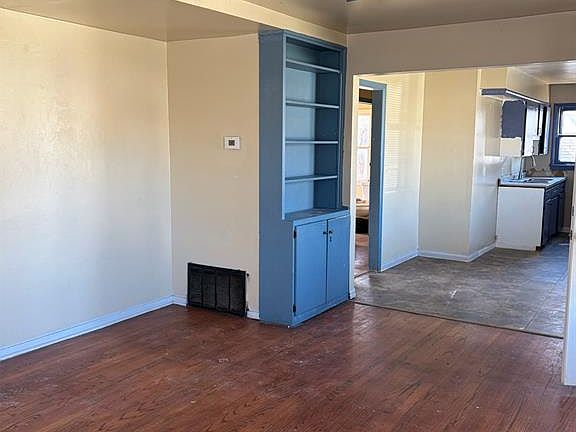 4th image of 2928 SW 47th St