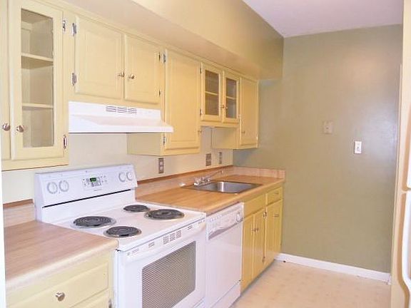 4th image of 1375 Granada Ct