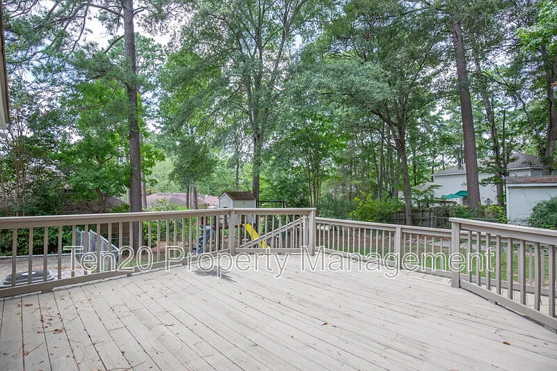4 bed, 3.0 bath, 2420 sqft, $2,100 — Photo 4
