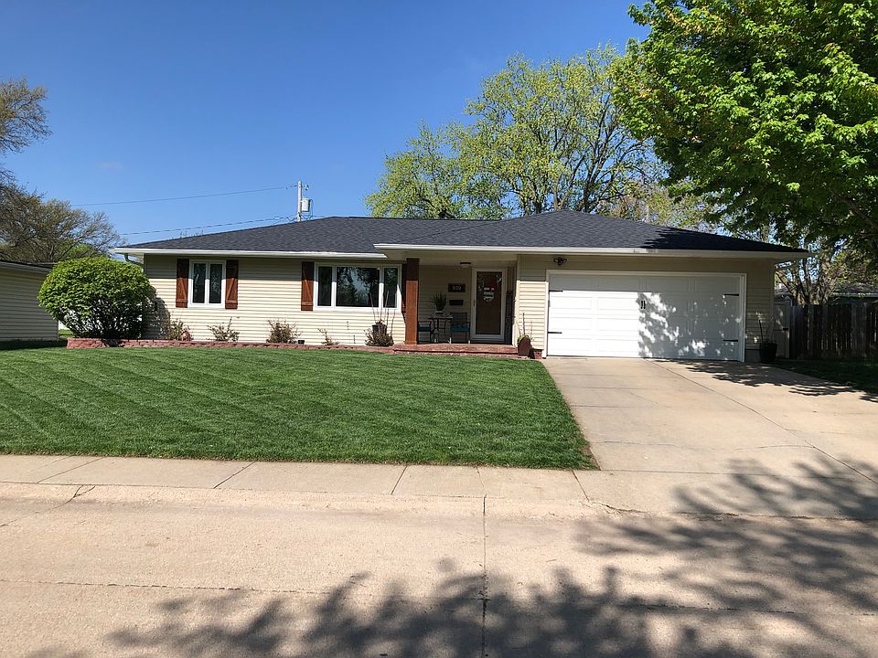 939 N 21st St Beatrice NE 68310 Zillow