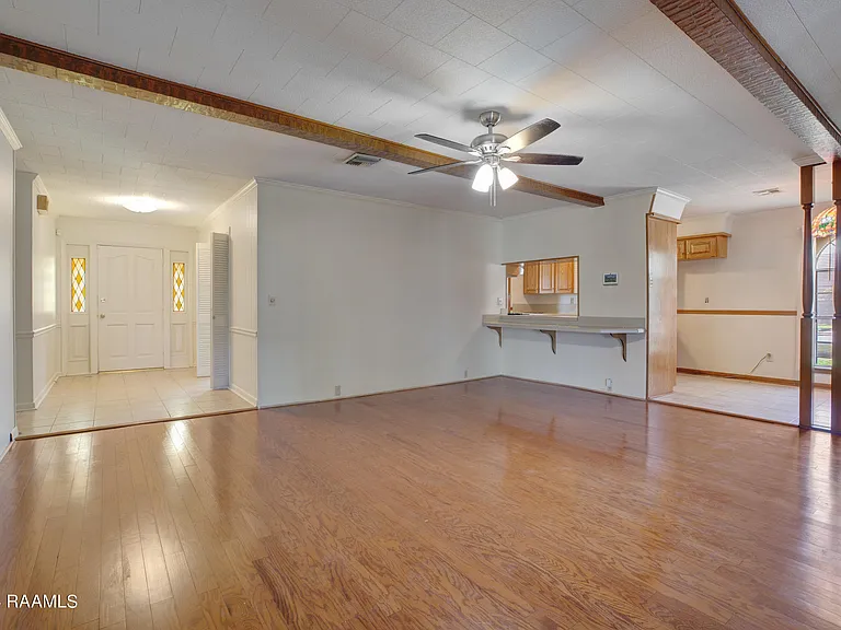512 Monarch Dr — Photo 4