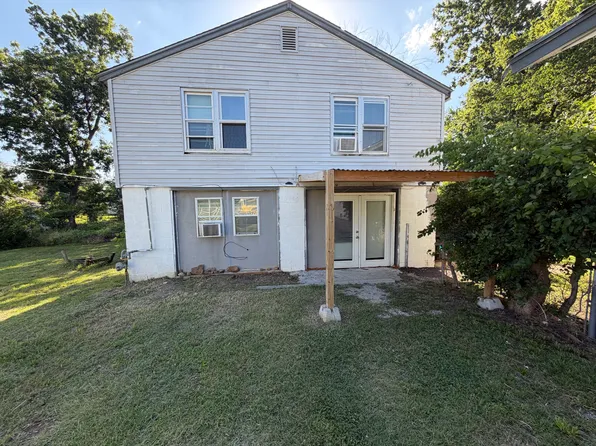 704 1/2 S Oak St #A, Sapulpa, OK 74066