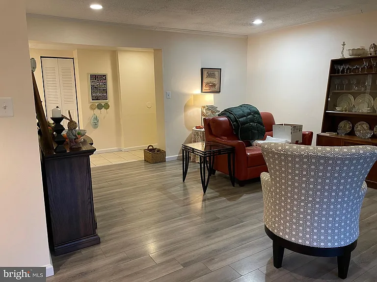 6 Longstream Ct #T2 — Photo 6